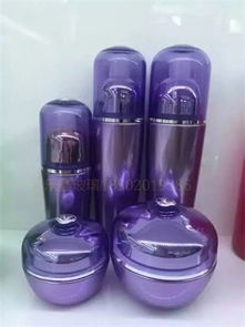 廣州市樂鑫玻璃制品廠 專業(yè)化妝品瓶子的設計與生產(chǎn)專家